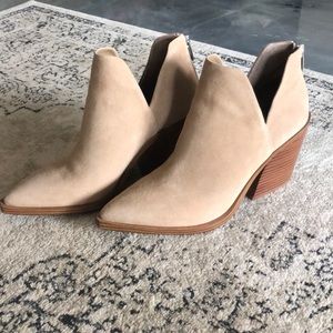 Vince Camuto Gigietta Snip Toe Booties